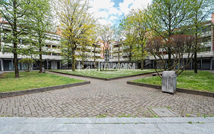 Appartamento trilocale in vendita in Piazza Grandi, Solaro