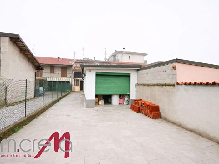 Casa trilocale in vendita in Via Puccini, Pianengo