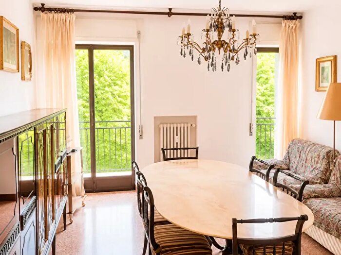Appartamento con 5 locali in vendita in Via Rinaldo Rigola, Bologna