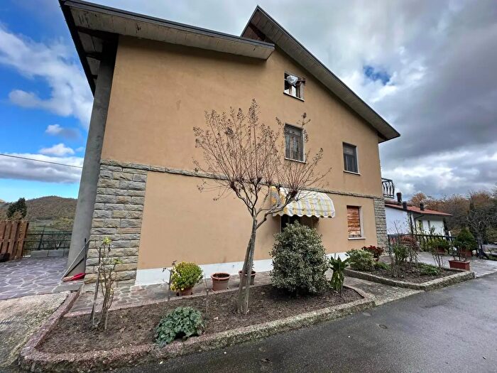 Appartamento con 6 locali in vendita in Via del Parco, Castiglione Dei Pepoli