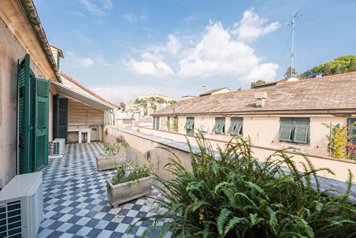 Appartamento con 7 locali in affitto in Via Roma, Genova