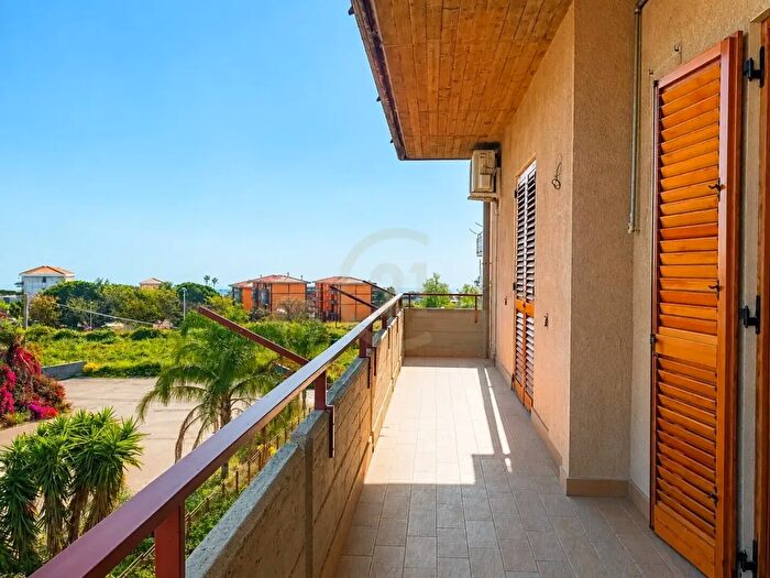 Appartamento con 5 locali in vendita in Strada N, Giarre