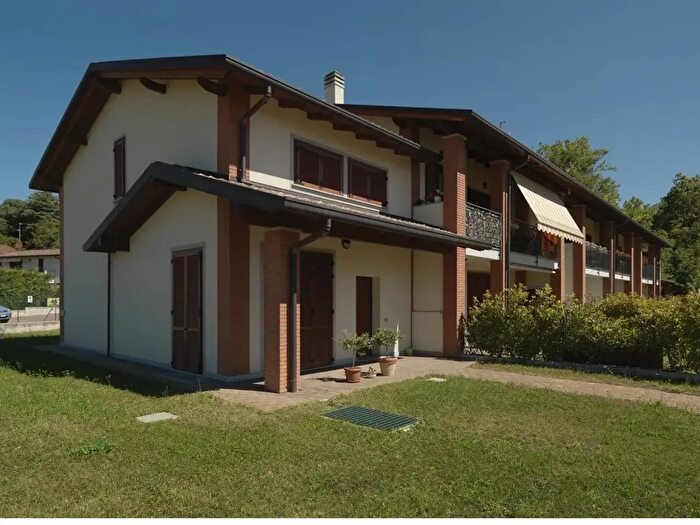 Casa quadrilocale in vendita in Via dei Carpini e, Anzano Del Parco