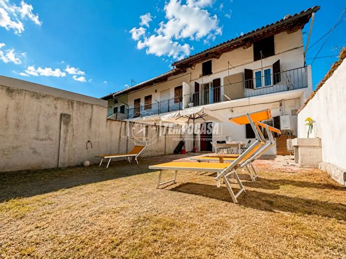 Casa quadrilocale in vendita in Via Fossali, Moncrivello