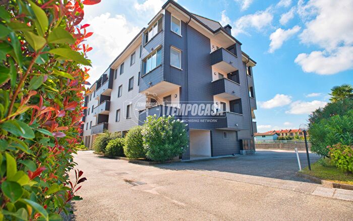 Appartamento trilocale in vendita in Trecate