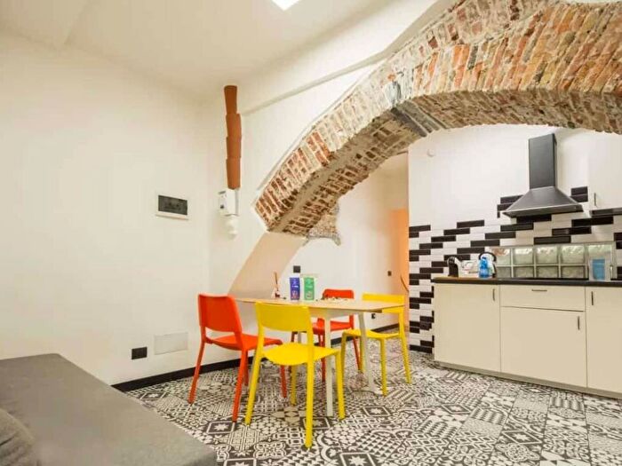 Appartamento trilocale in affitto in Vicolo Chiuso Gelsa, Molo, Genova