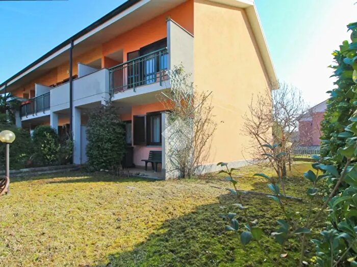 Casa con 7 locali in vendita in Via Volta, Settimo Torinese