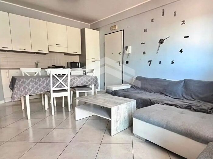 Appartamento trilocale in affitto in Via Scardocchia, Campobasso