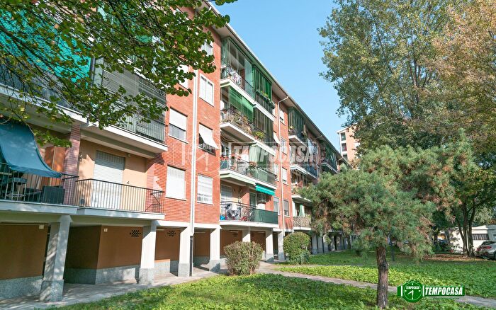 Appartamento trilocale in vendita in Via Monte Rotondo, Milano