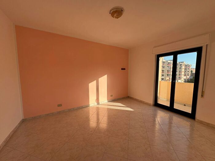 Appartamento con 6 locali in vendita in Via Salemi, Trapani