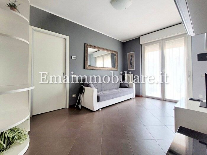 Appartamento bilocale in affitto in Via Bruno Cassinari, Santa Giulia, Milano