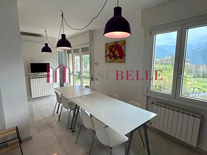 Appartamento con 7 locali in vendita in Massa