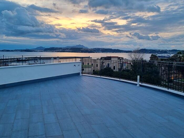 Appartamento trilocale in affitto in Corso Nicola Terracciano, Anfiteatro, Pozzuoli