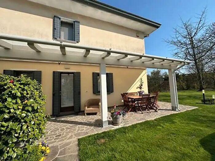 Casa con 5 locali in vendita in Salgareda