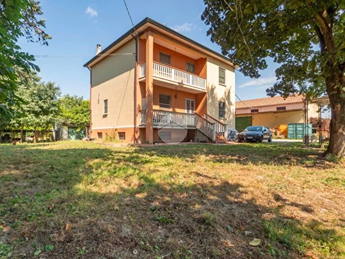 Casa con 5 locali in vendita in Via Canal Bianco, Ferrara