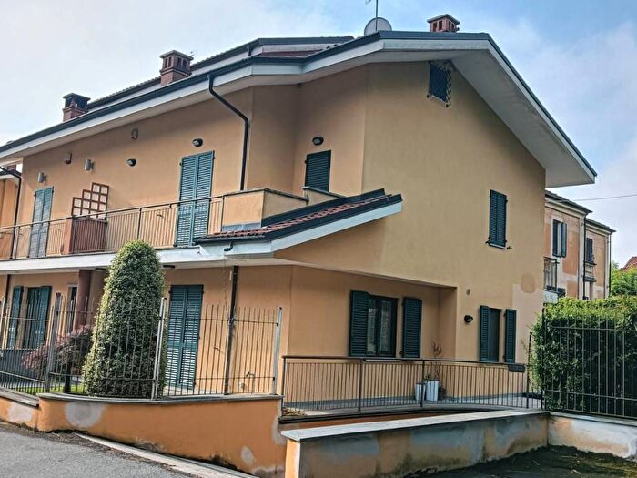 Casa con 6 locali in affitto in Via Cuneo, Centro, Saluzzo