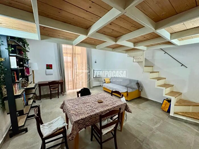 Appartamento trilocale in vendita in Napoli