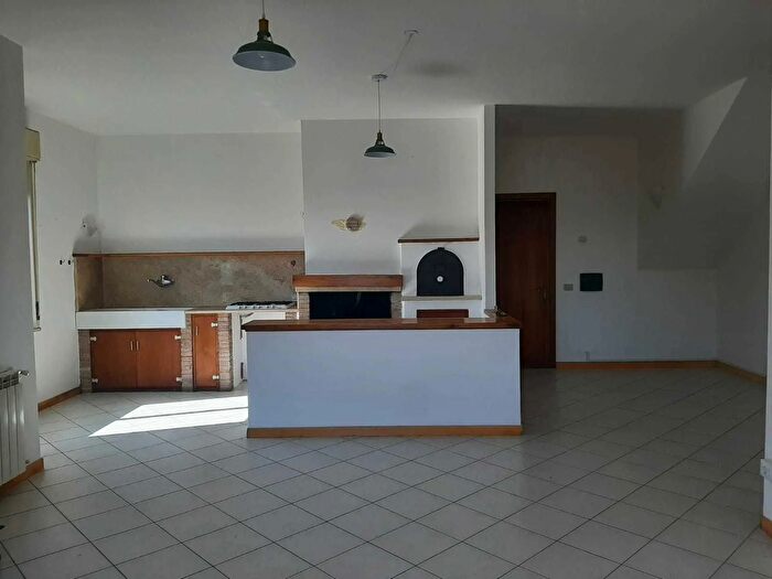 Appartamento con 6 locali in vendita in Via Roma, Avigliano Umbro