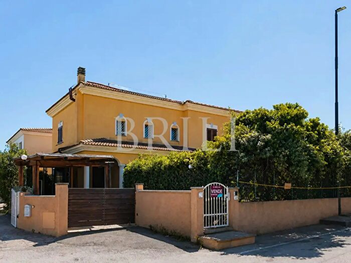 Casa con 11 locali in vendita in Via Eugenio Montale N Olbia, Olbia