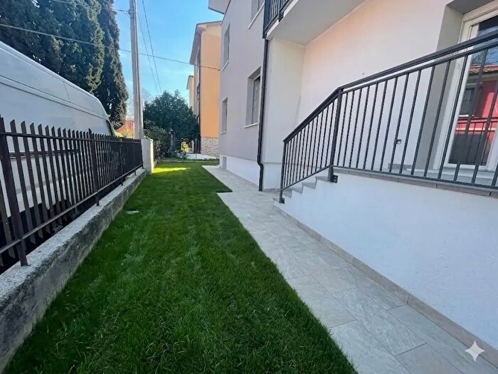 Appartamento trilocale in vendita in Via Giuseppe Vaccari, Vicenza