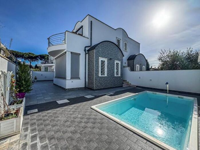 Casa con 5 locali in vendita in Via Bernardo Pasquini, Roma