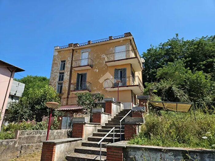Appartamento quadrilocale in vendita in Via Roma, Labico