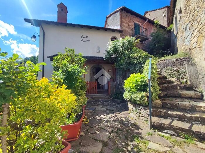 Casa quadrilocale in vendita in Località Chiappa, Valbrevenna