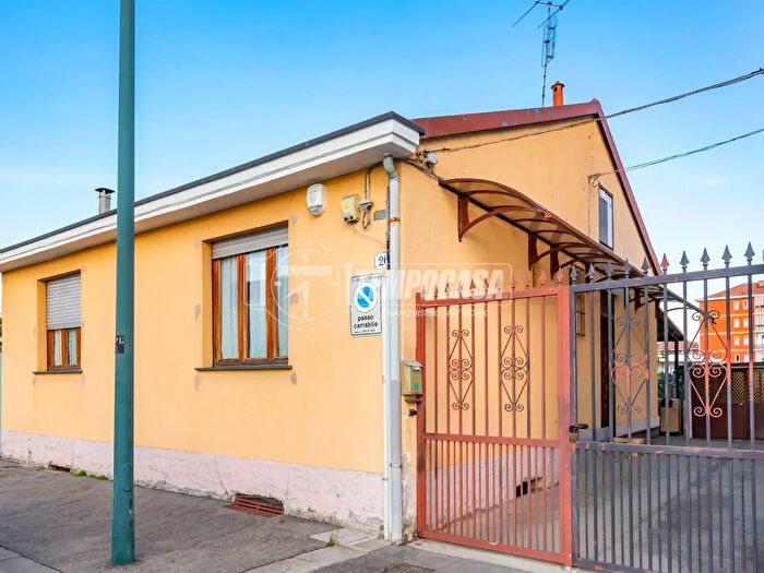 Casa quadrilocale in vendita in Via Chaberton, Torino