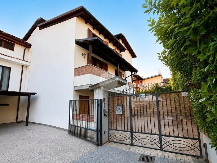 Appartamento trilocale in vendita in Via Ernani Savini, Citta' Sant'Angelo