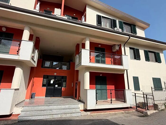 Appartamento trilocale in vendita in Via Colle degli Ulivi Snc, Mendicino