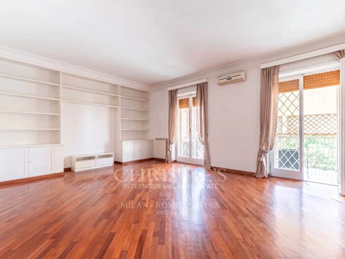 Appartamento con 6 locali in vendita in Via Timavo, Roma