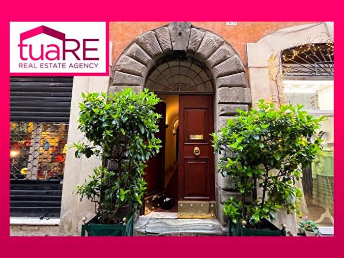 Appartamento in vendita in Via dei Banchi Nuovi, Roma