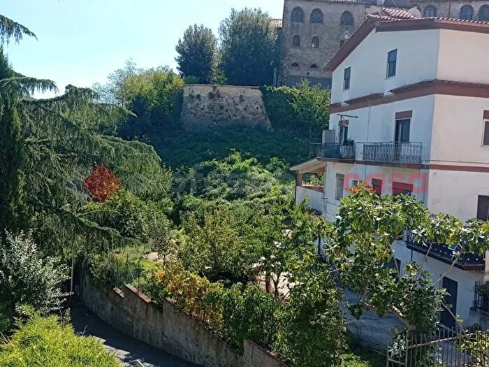 Appartamento quadrilocale in vendita in Via della Passeggiata, Roccagiovine