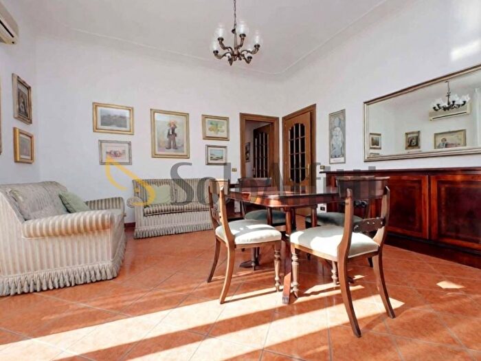 Appartamento con 6 locali in affitto in Via Etruria, Re di Roma, Roma