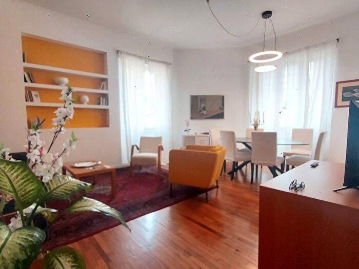 Appartamento trilocale in affitto in Via Meravigli, Duomo, Milano