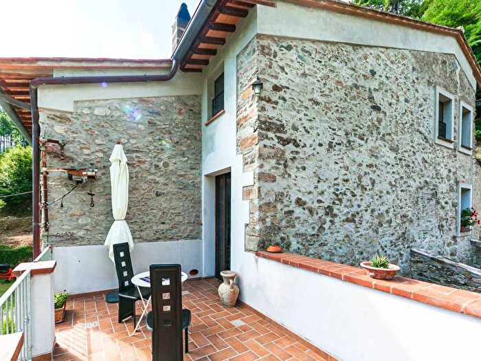 Casa con 5 locali in affitto in Via Panicale, Buti