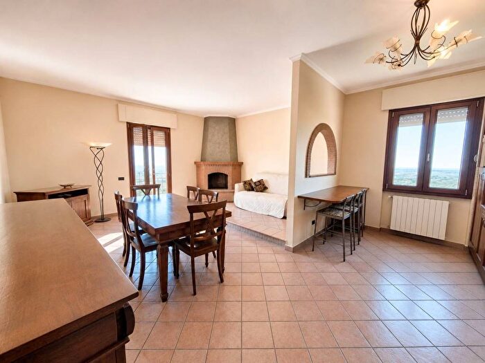 Appartamento trilocale in affitto in Via Madonna delle Grazie, Centro, Anagni