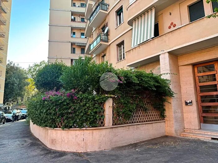 Appartamento bilocale in vendita in Via Fratelli Rosselli, Roma
