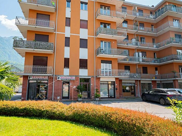 Appartamento bilocale in vendita in Largo San Giorgio, Colico