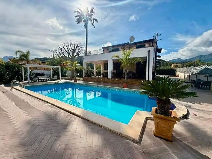 Casa con 6 locali in vendita in Contrada Giardini, Trabia