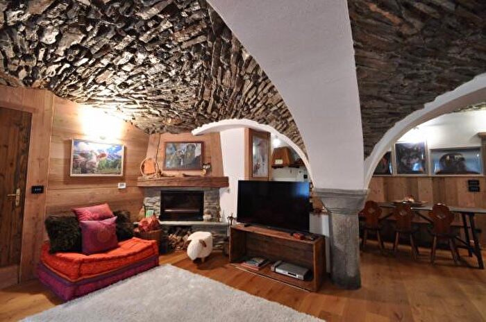 Appartamento con 5 locali in vendita in Località Pont Serrand, La Thuile