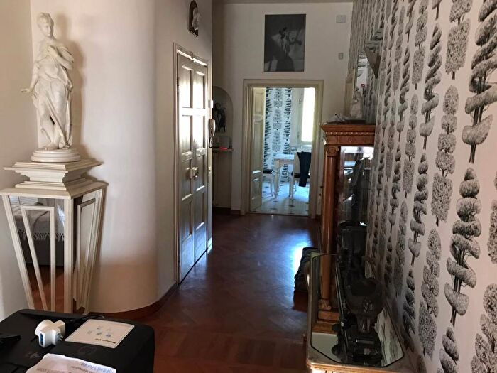 Casa con 6 locali in affitto in Viale Piave, Centro Storico San Francesco, Prato