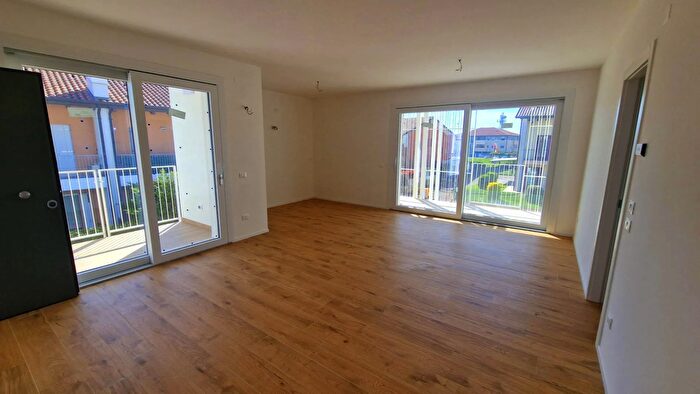 Appartamento trilocale in vendita in Monastier di Treviso Via del Donatore, Treviso