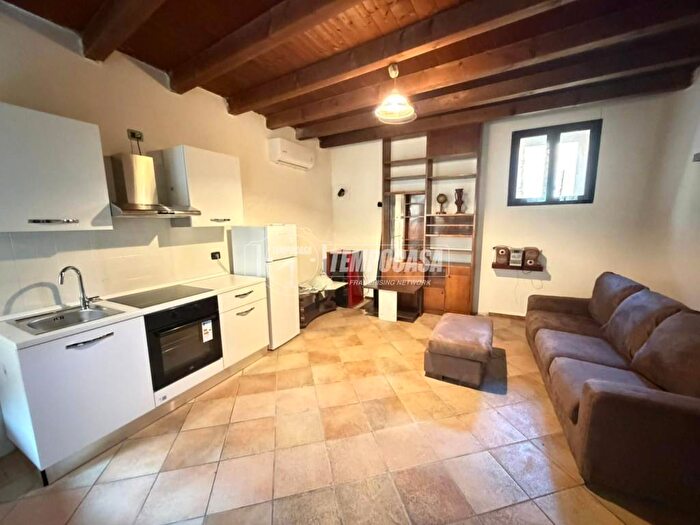 Appartamento bilocale in affitto in Via Flaccadori, Adrara San Rocco