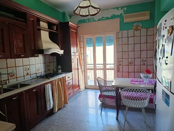 Appartamento trilocale in vendita in Via Baronia, Villafranca Tirrena