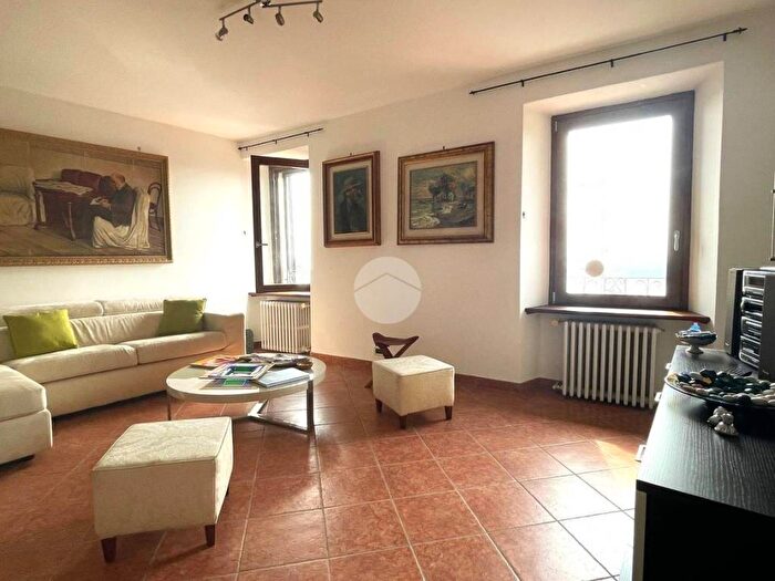 Appartamento bilocale in affitto in Via Castello, Centro, Padenghe sul Garda