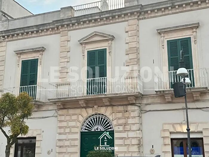 Appartamento trilocale in affitto in Corso Umberto I, Putignano