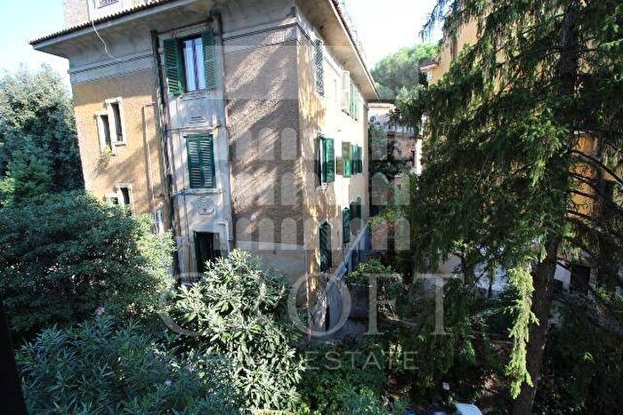 Appartamento con 6 locali in affitto in Policlinico, Roma