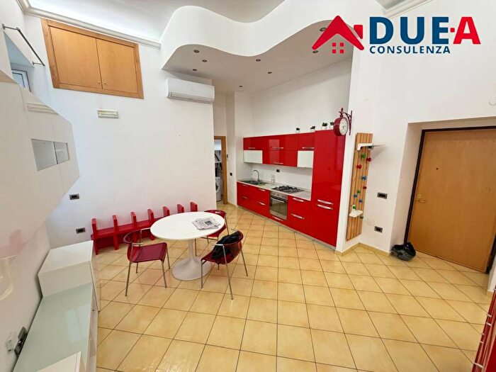 Appartamento trilocale in affitto in Via Gino Doria, Vomero, Napoli