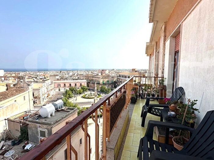 Appartamento quadrilocale in vendita in Via Alessandro Manzoni, Avola